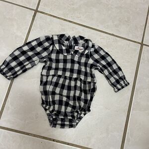 894. Cat & Jack Long Sleeve Size Newborn